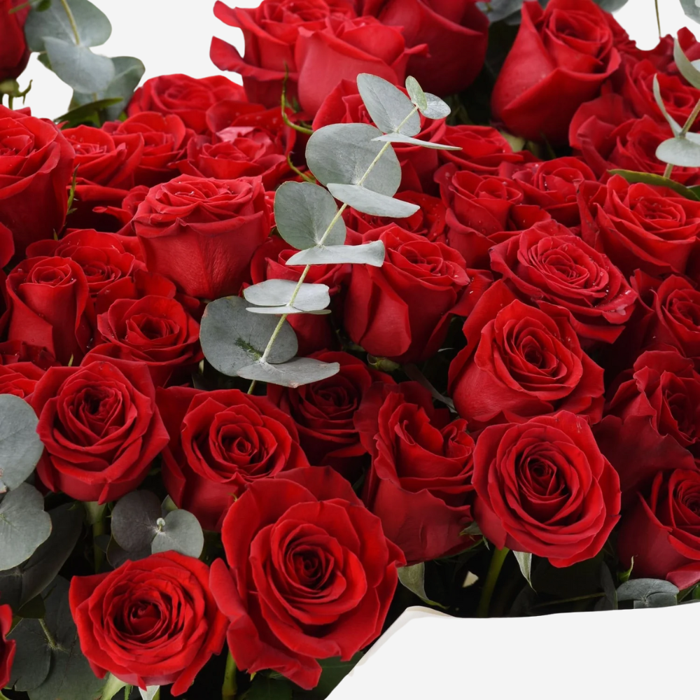 100 Red Roses Luxurious Bouquet