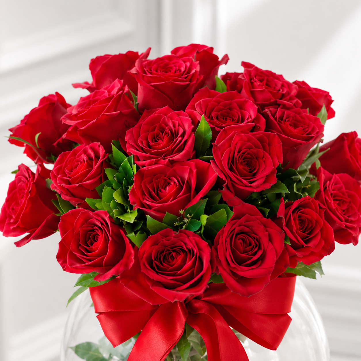 20 Red Roses in Glass Vase