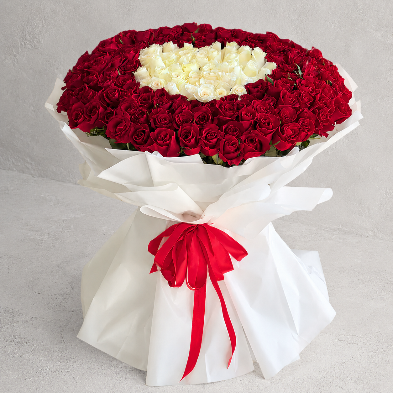 Circle of Romance: 100 Red & 100 White Roses