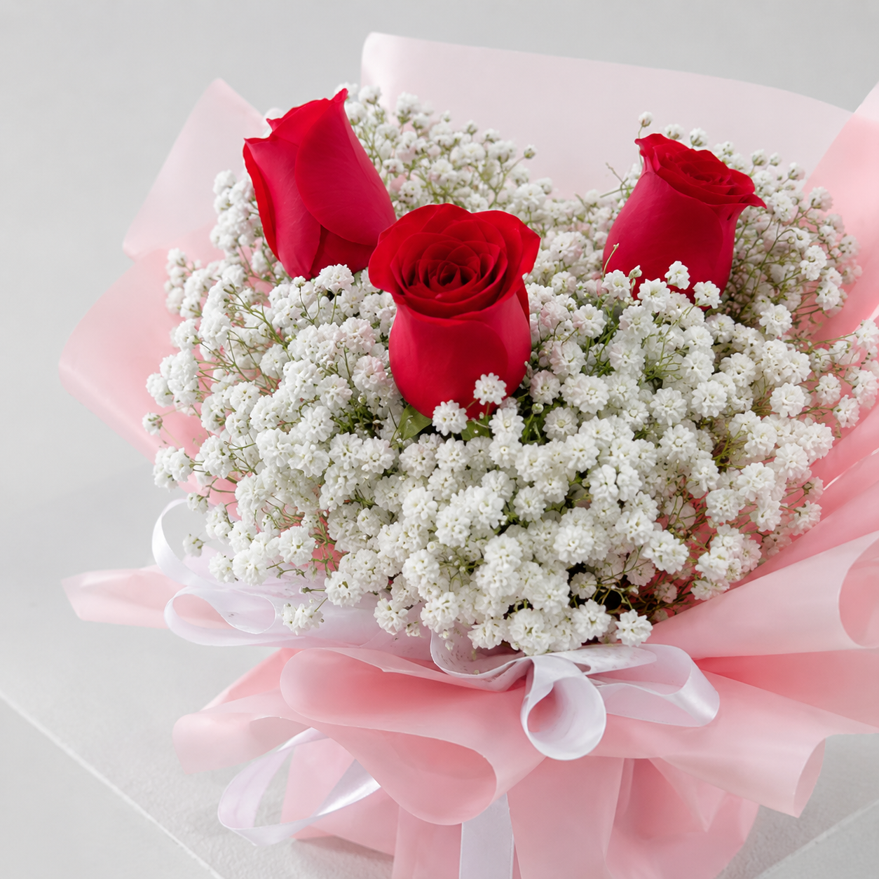 Floral Hub 3 Red Roses with Baby's Breath