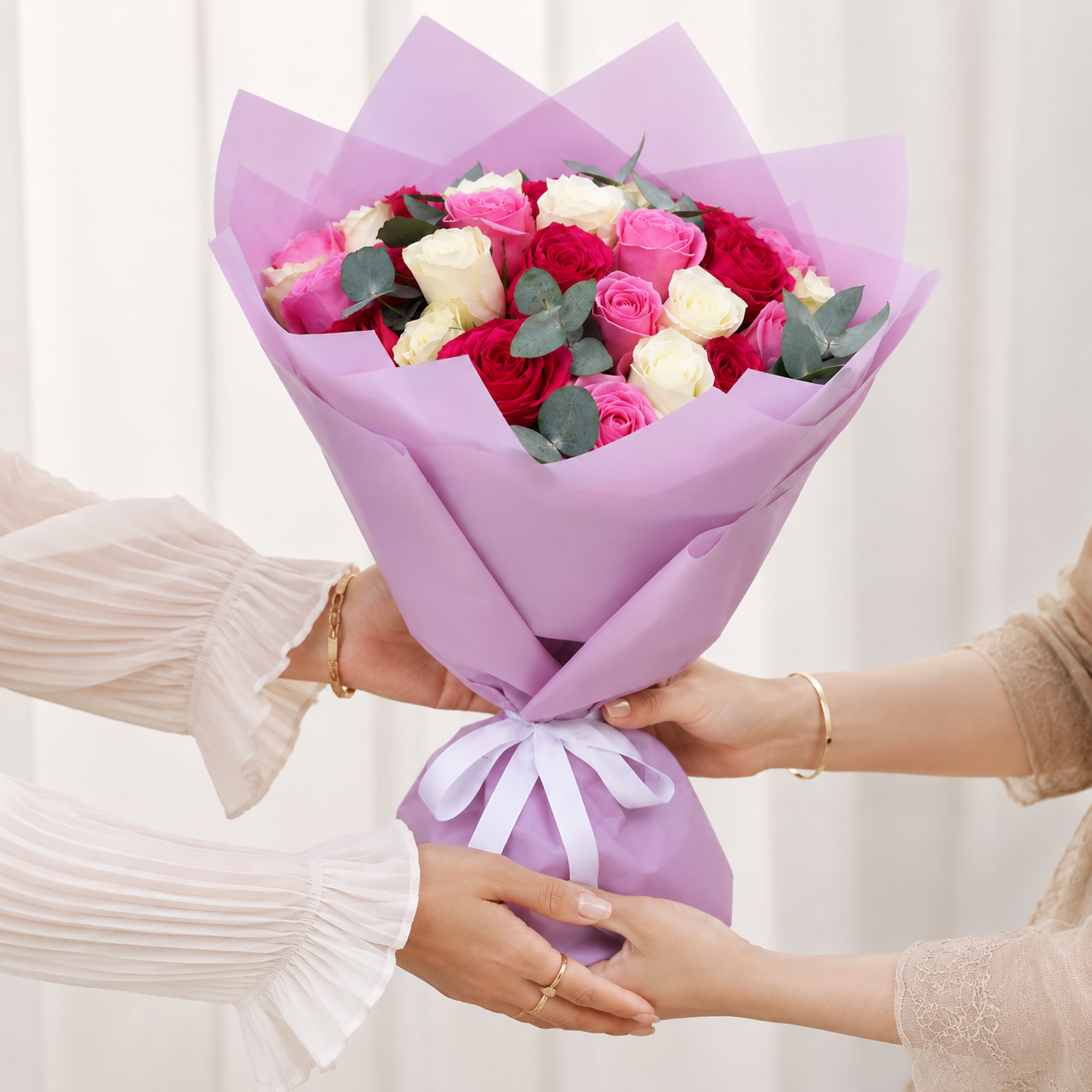30 Mixed Roses - Red, Pink & White