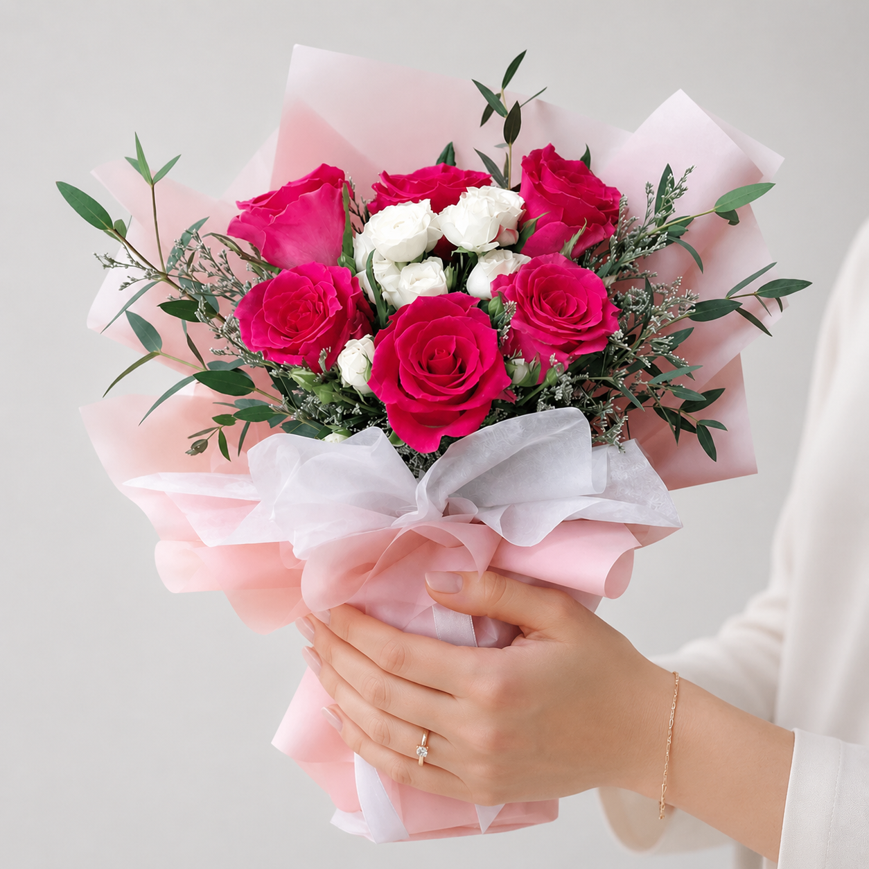 Modern Romance: Pink & White Roses Bouquet