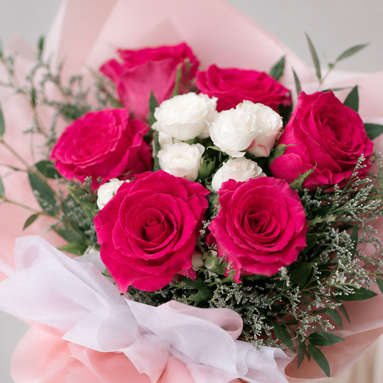 Modern Romance: Pink & White Roses Bouquet
