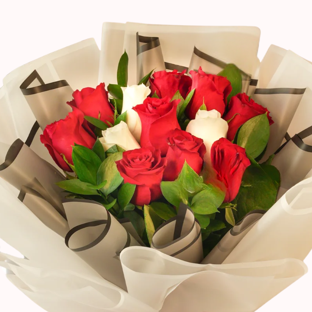 Chic Red & white Roses Bouquet with Baby’s Breath