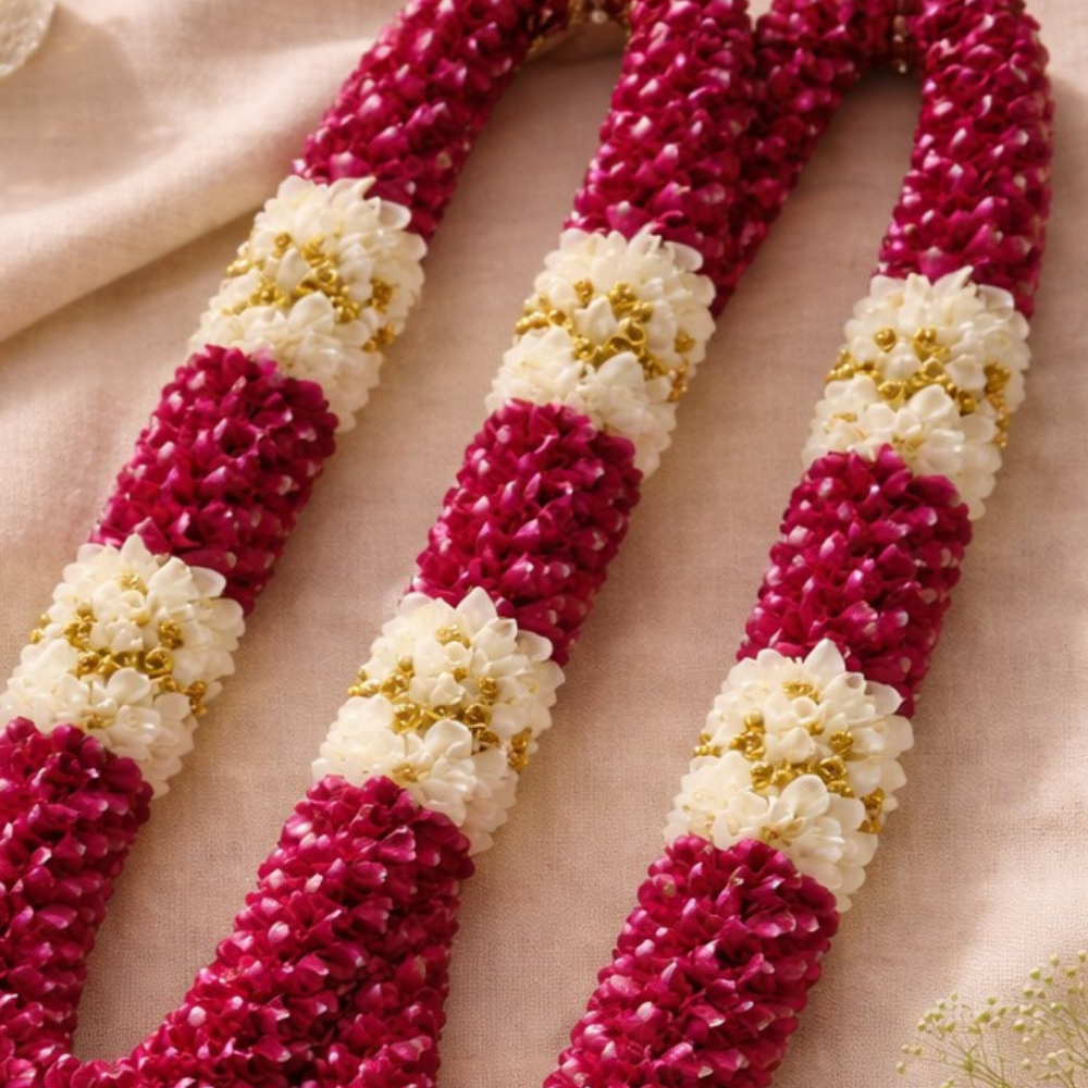 White And Red Rose Petal Jaimala For Wedding