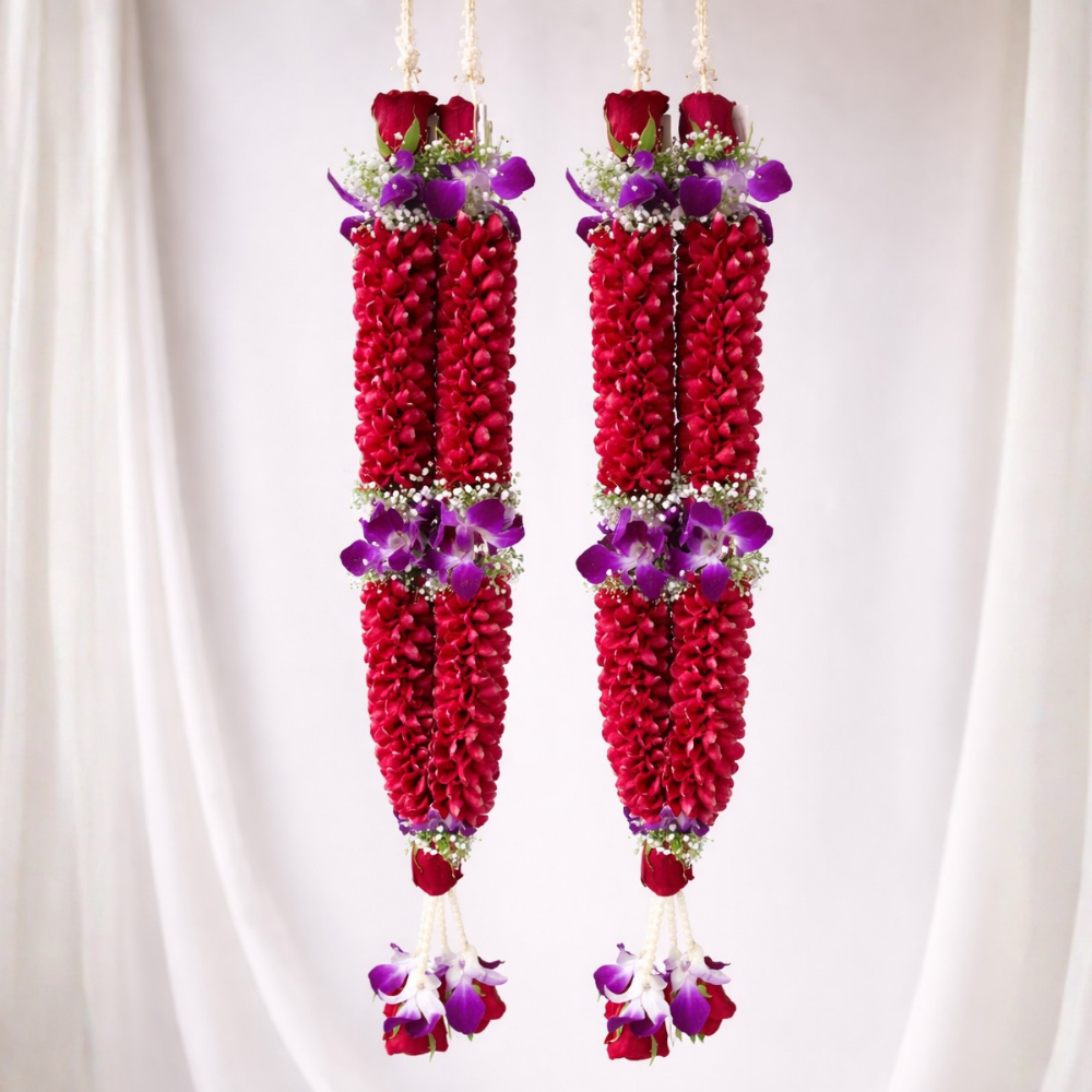 Red Rose Petals With Purple Orchid Weading Haar