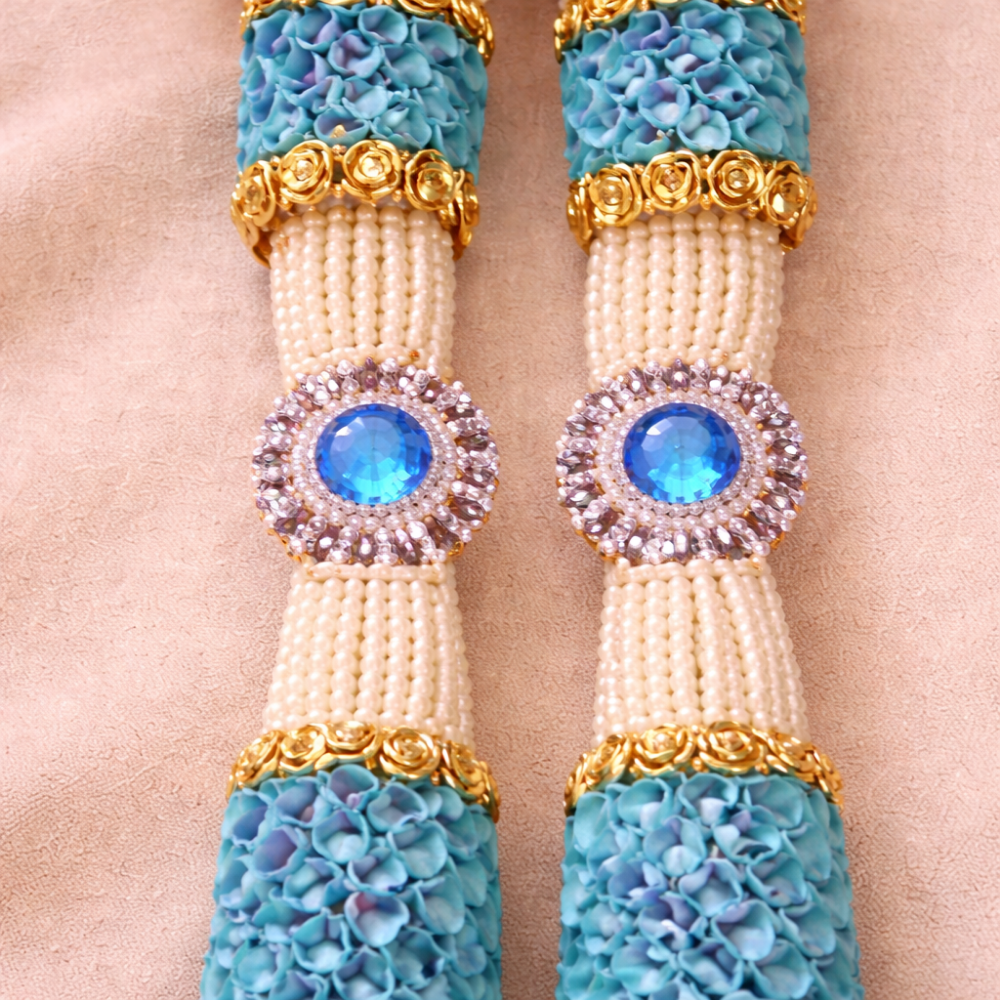 Blue Orchid With White Carnation Kundan Wedding Garland
