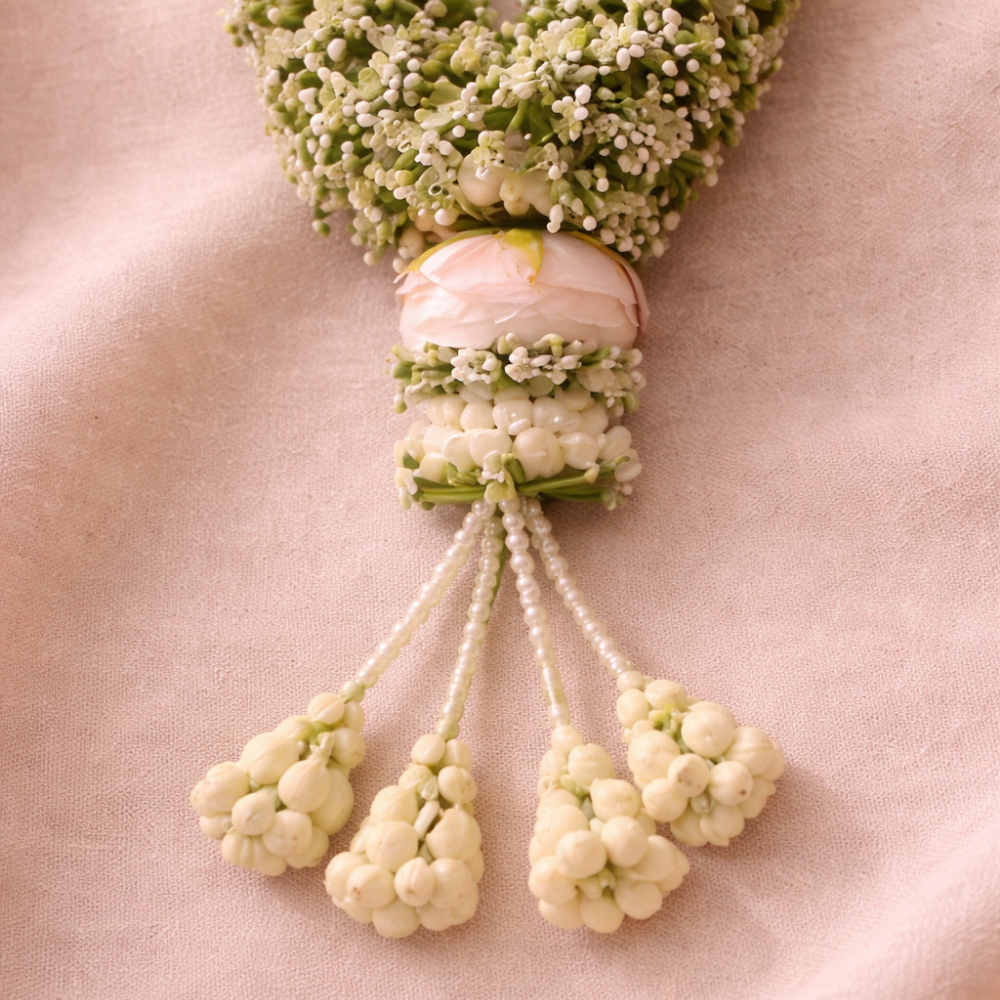 Exotic Green Leaf & Baby's Breath With Tuberose Garland