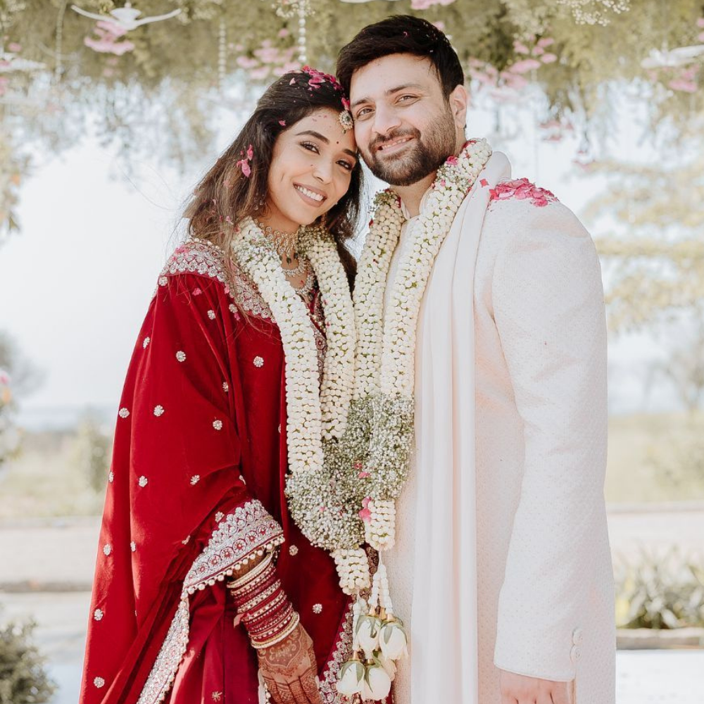 Traditional Indian Wedding Jasmine Flower Garland - White with Baby's breath