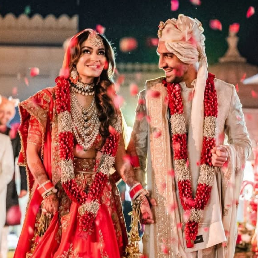 Red Rose  Petals and Baby's breath Wedding Garland - Handcrafted Floral Haar