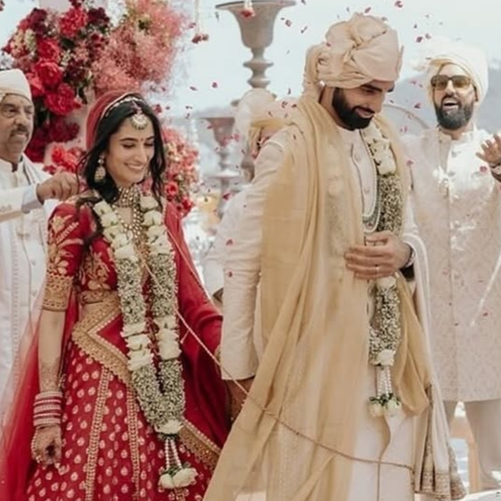Handcrafted White Rose and Baby’s Breath Wedding Garland - Elegant Floral Haar