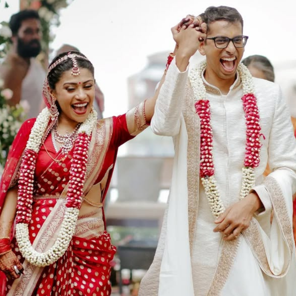 Grand Wedding Jasmine and Rose Floral Jaimala Set - Pure Wedding Freshness