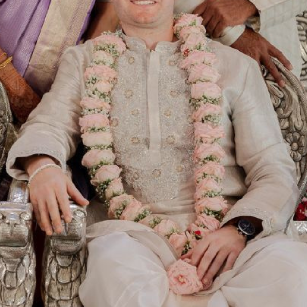 Traditional Pink carnation and Baby's breath Mala for Ceremonies