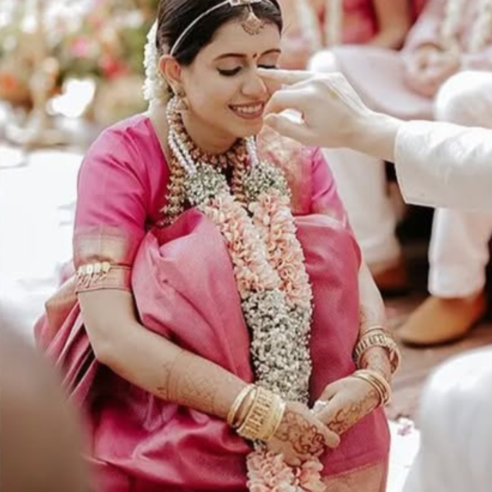 Traditional Pink Rose petals and Baby's breath Mala for Weddings
