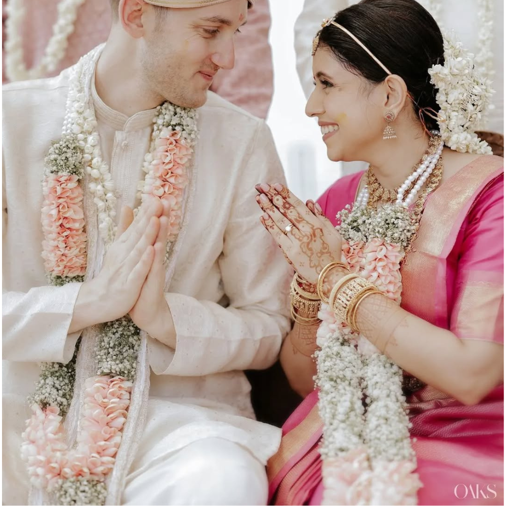 Traditional Pink Rose petals and Baby's breath Mala for Weddings