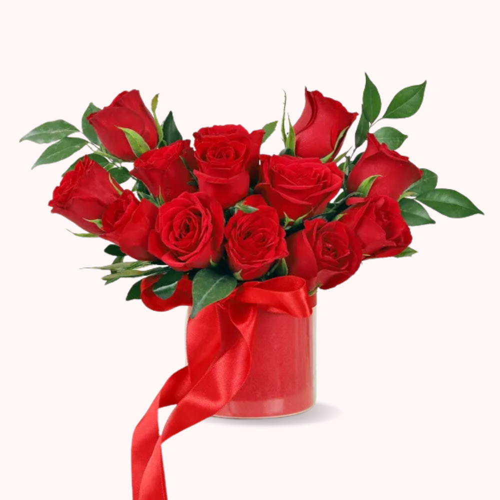 Red Roses Bouquet in Decorative Vase